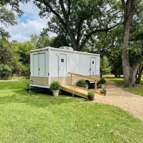 Restroom trailer rental in Houston, Texas